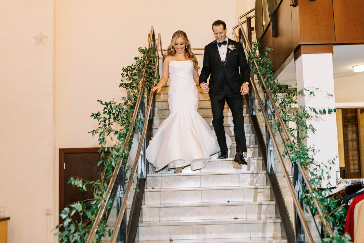 Phoenixville-Foundry-Romantic-Fall-Wedding-Photographer-Reception-Party-Photos_141