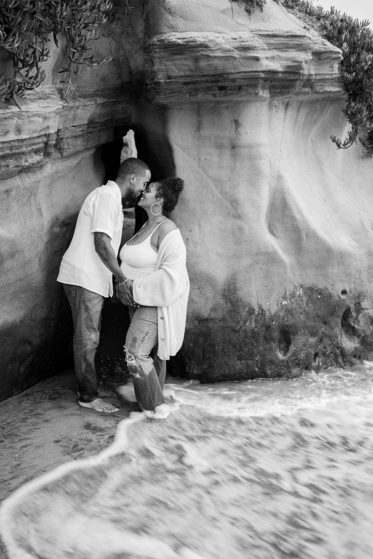 Sunset Cliffs Maternity Photos San Diego Photographer