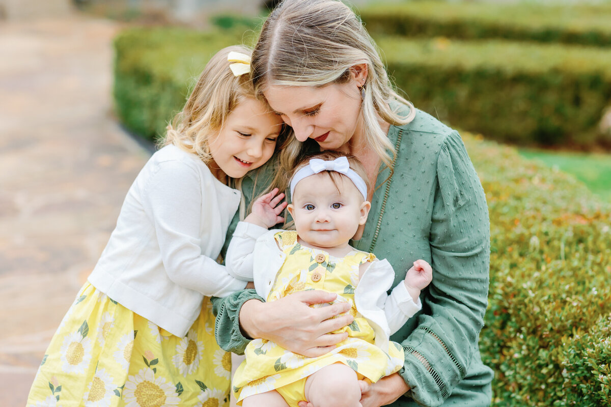 Mackey Family Photoshoot - Philbrook Museum - Amanda Hitchen Photography-10