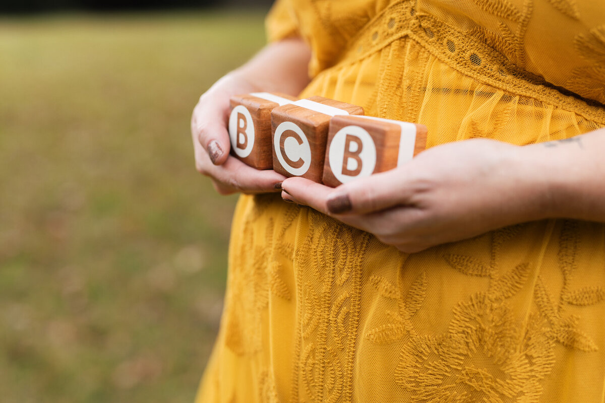 Sarah Limbert Photography Powder Springs, Georgia rainy maternity motherhood session