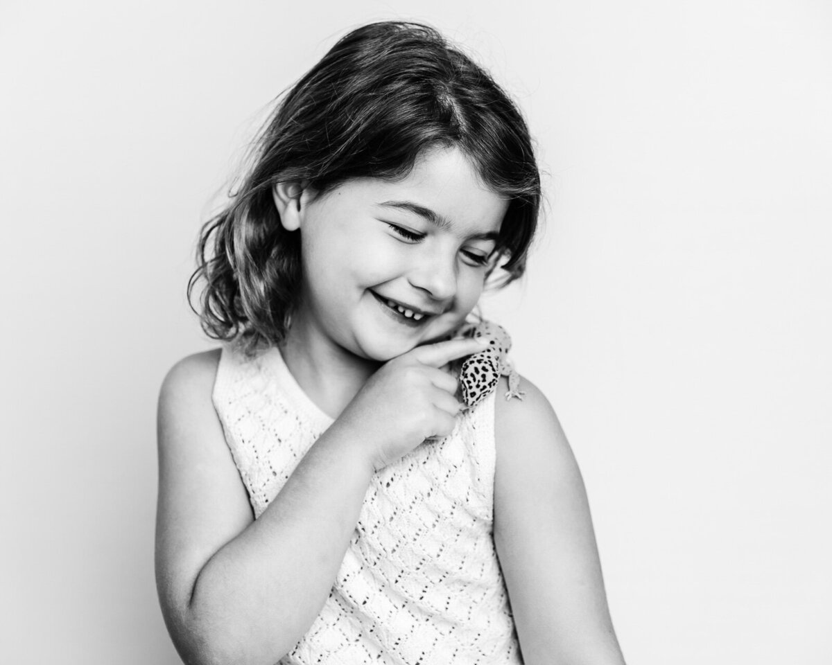 girl with lizard long island photographer