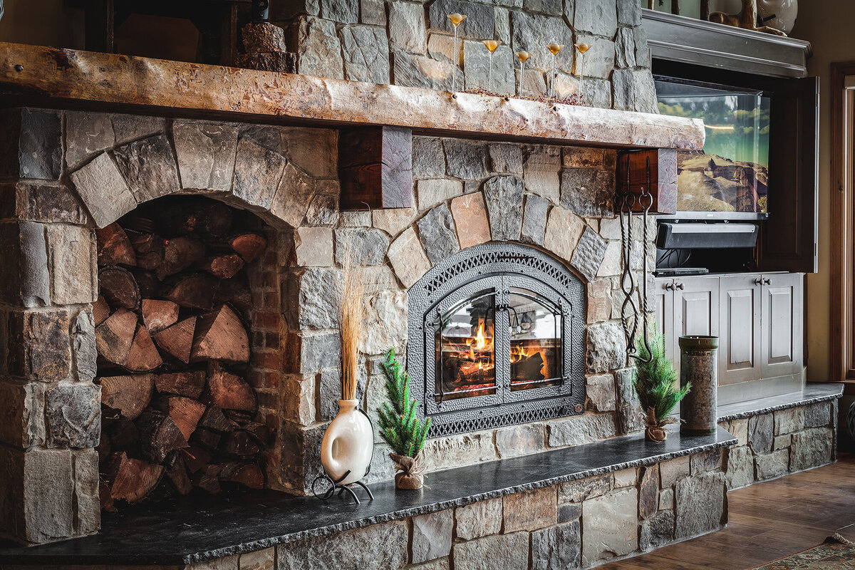 custom-fireplace-idaho-builders