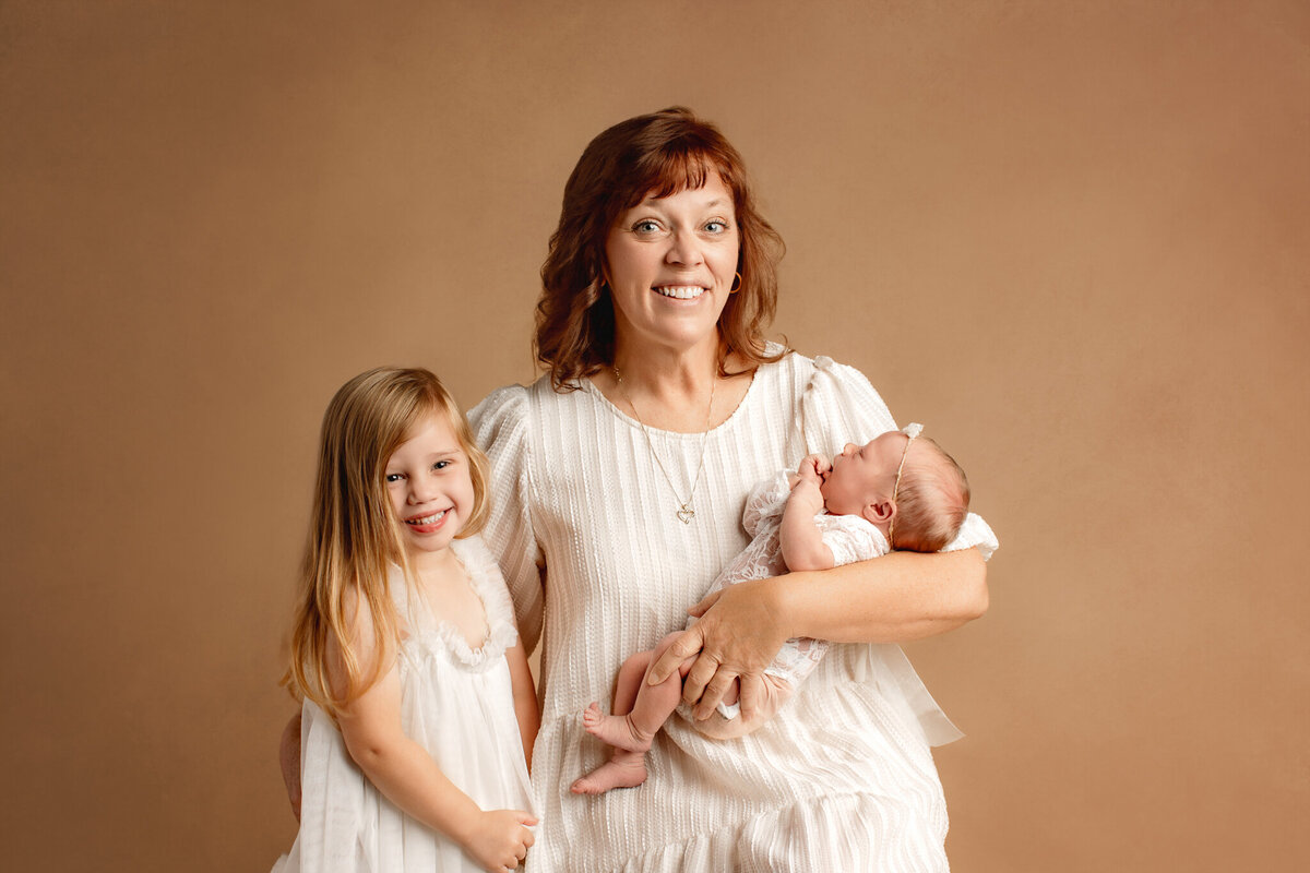 Farmington AR motherhood photography, newborn photoshoot Pleasant Grove AR