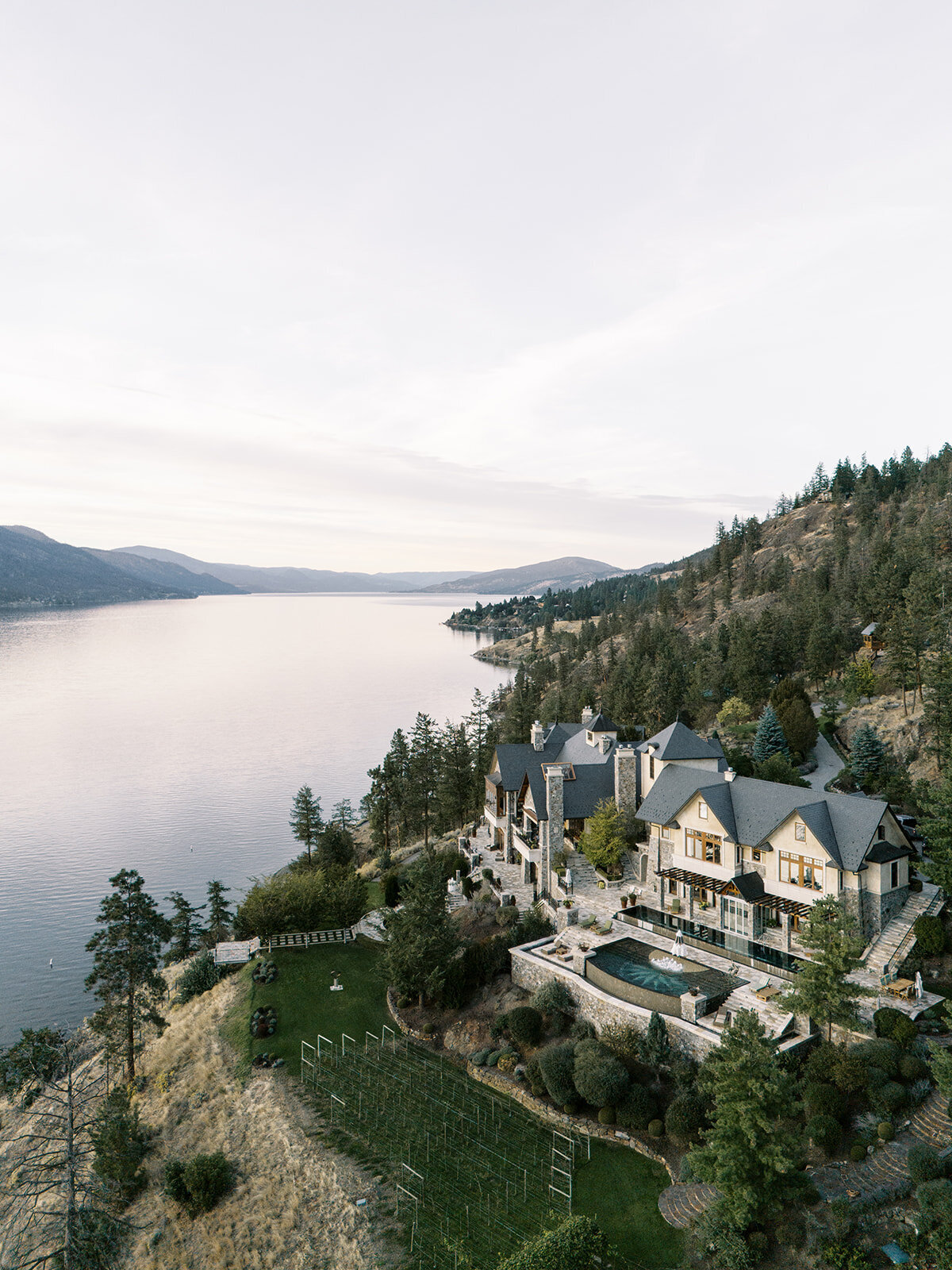 minted-photography-okanagan-kelowna-destination-wedding-photographer-wedding-château-okanagan-58