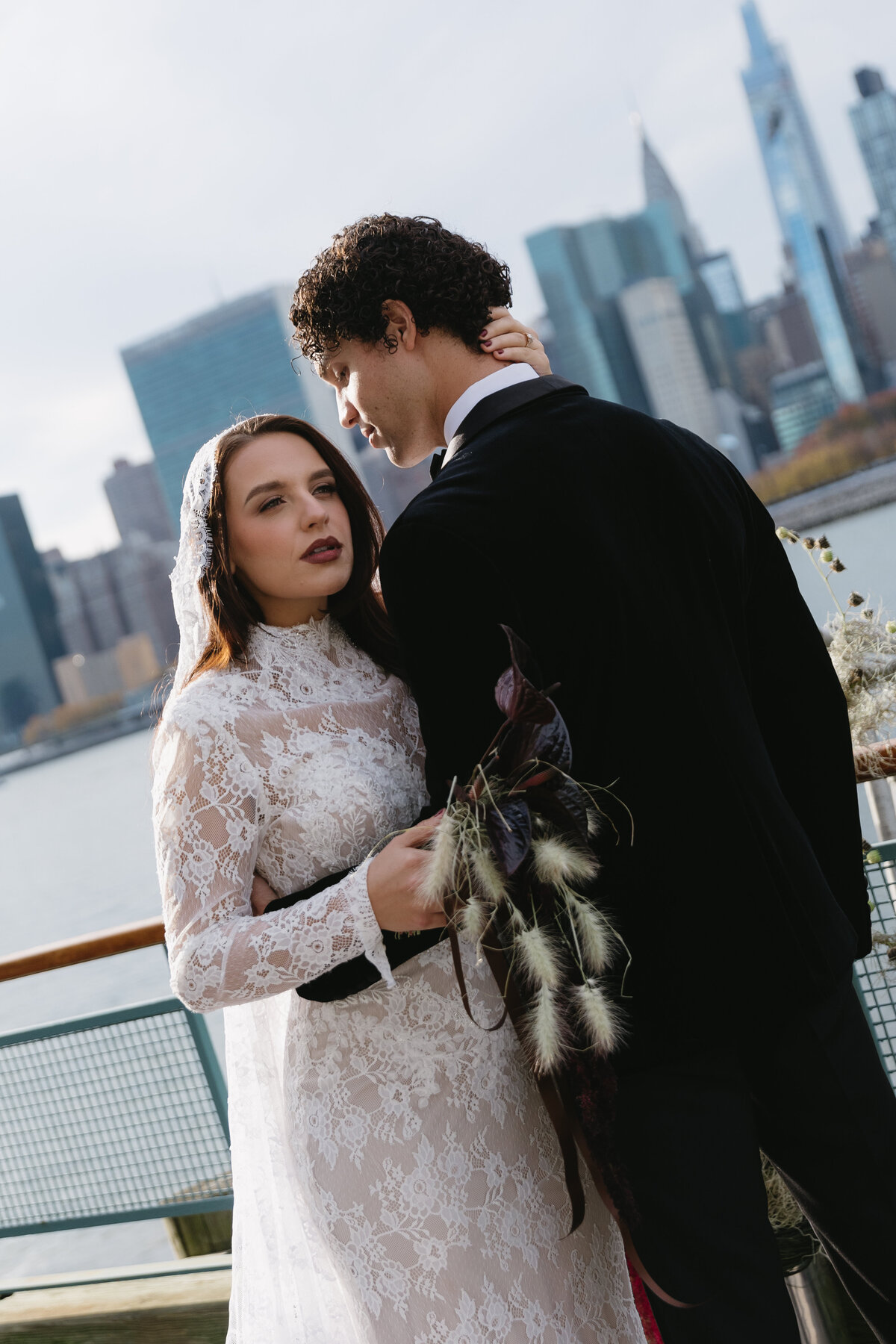 meredith-michel-editorial-wedding-modern-romantic-couple-portrait