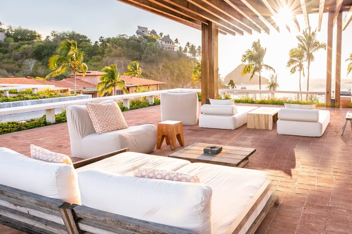 02-2-Careyes-Mexico-Properties-El-Careyes-Club-and-Residences-126-Penthouse-Terrace-Lounge