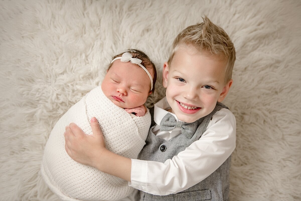 toddler-and-newborn-siblings
