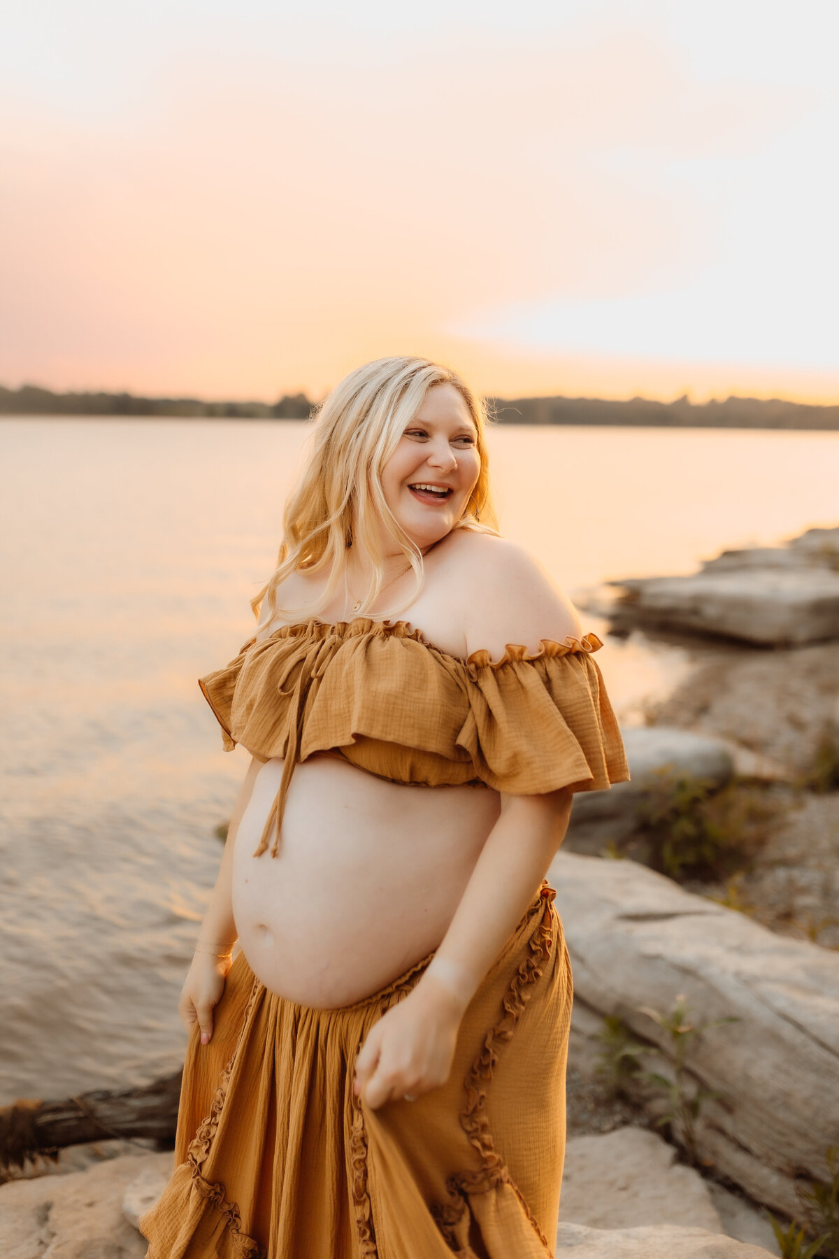 Couples11_maternity_Family_KCMO18