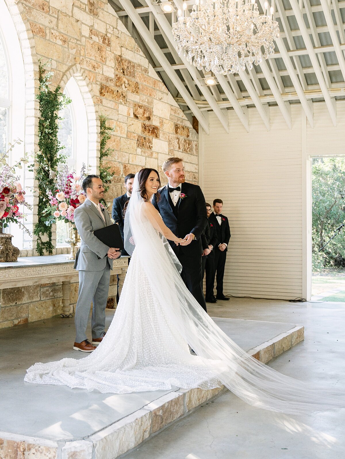 Chandelier- of-Gruene-San-Antonio-wedding_0034