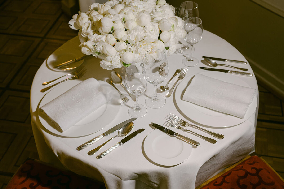 Powers_Wilson_Switzerland_Wedding_DinnerDetails_TaraHodgesPhotography012