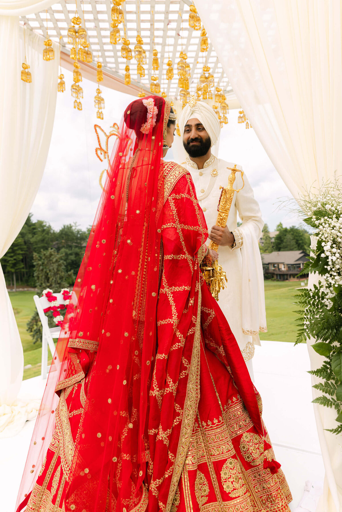 bride-and-groom-farmington-hills