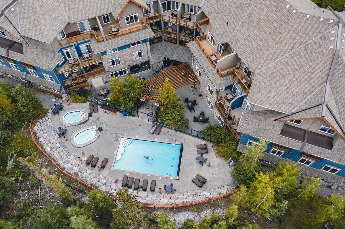 BLACKSTONE RESORT 6