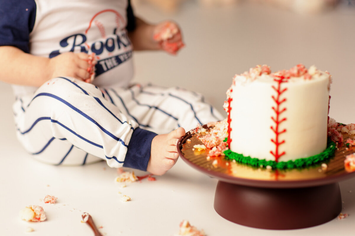 Best NW Arkansas cake smash photographer, cake smash photography near me, baby birthday photoshoot NW Arkansas
