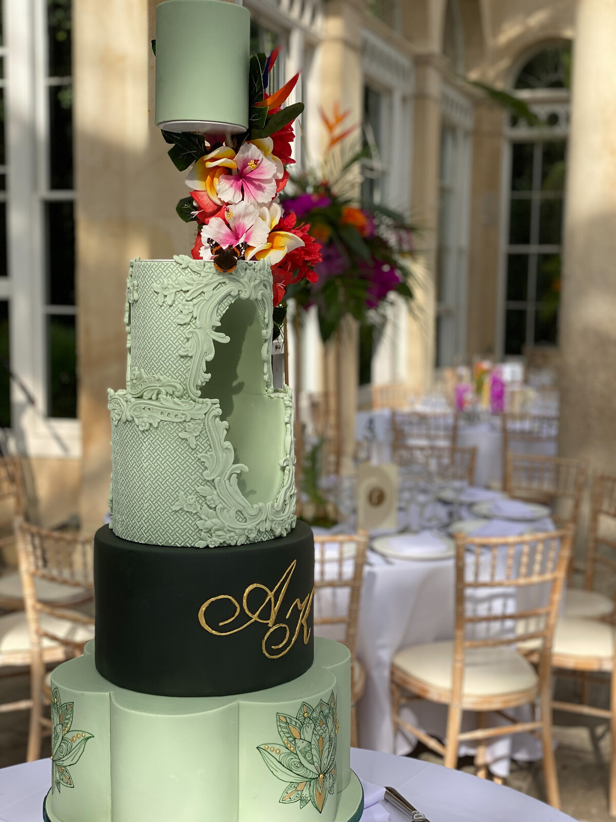 Tropical wedding cake