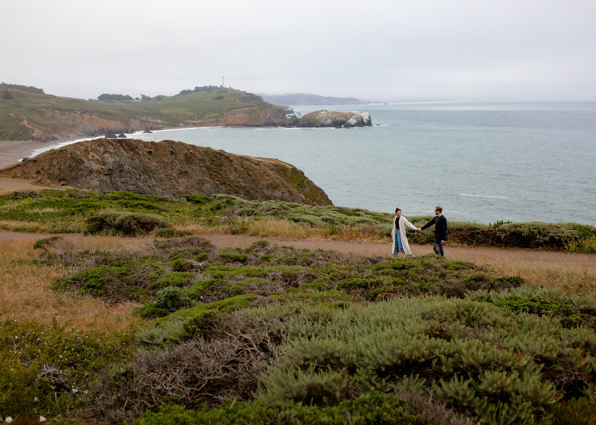 05312023_Makenzie+Gavin_RodeoBeachCA_AnjaJensenPhotography-215