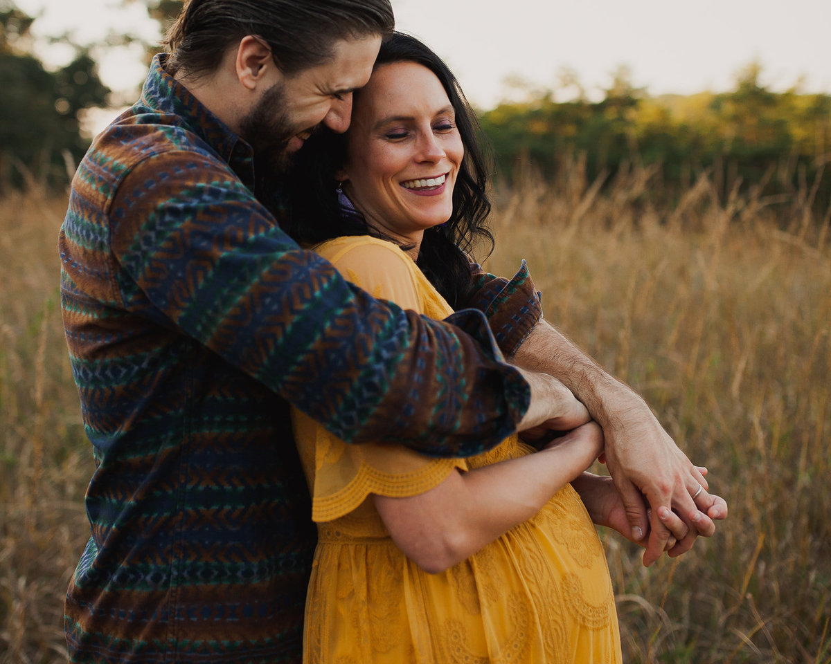 3_Outdoor-Maternity-Boho-Open-Field-Summer-Sunset_Couple