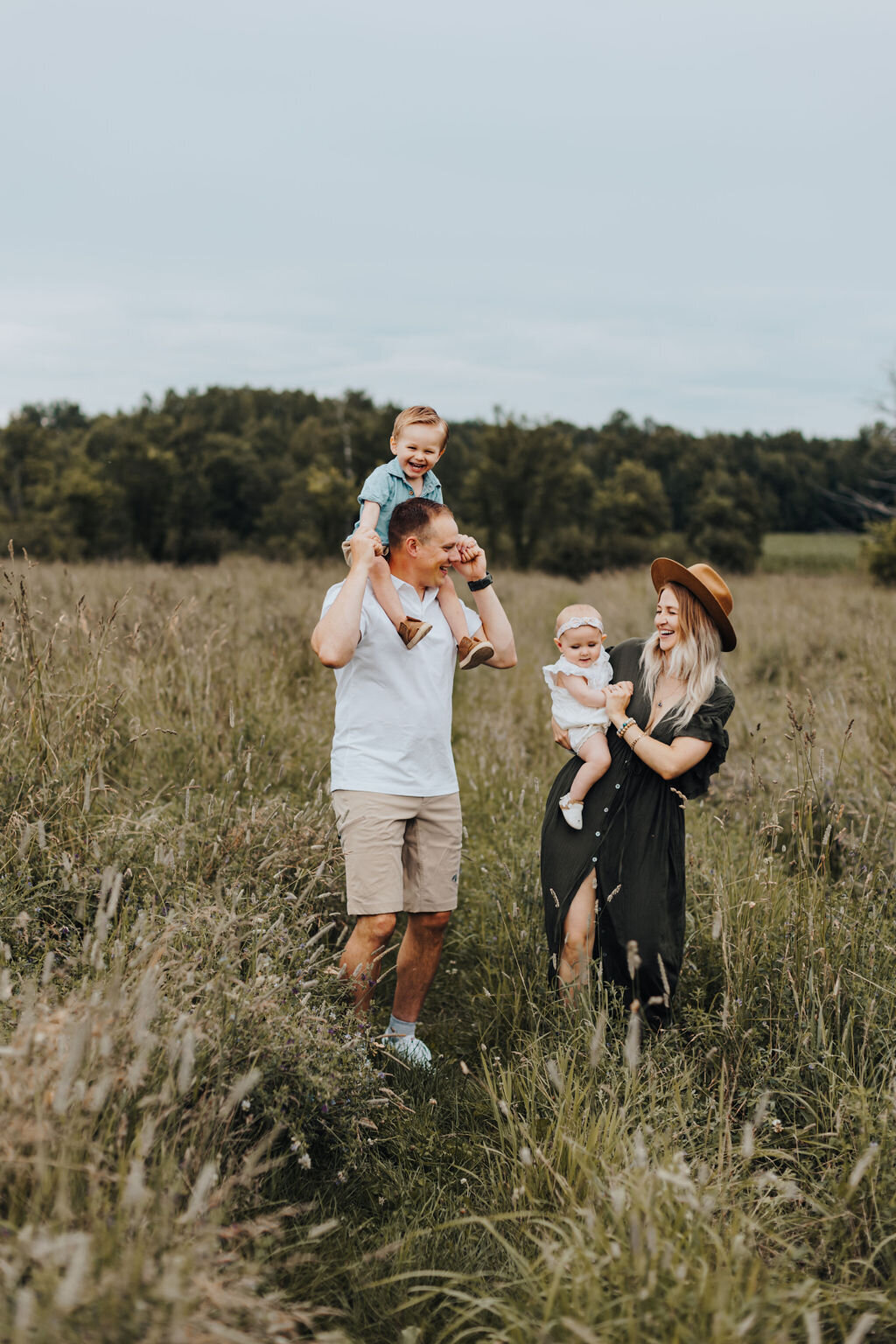 Open Field Ottawa Family Photos - Andrews Family 3 - Maiora Studios