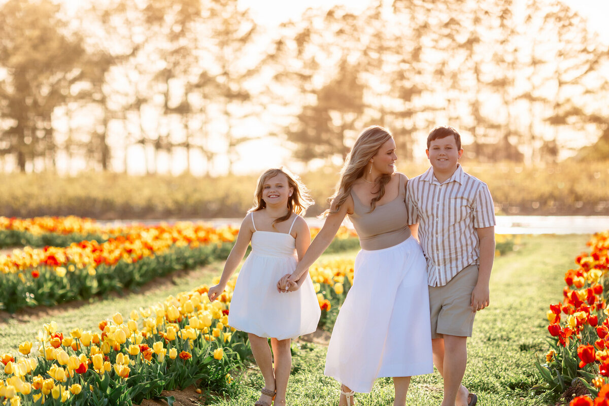 Northwest Arkansas family photographer, family portraits near me, Bentonville family photographer, Cave Springs family portraits