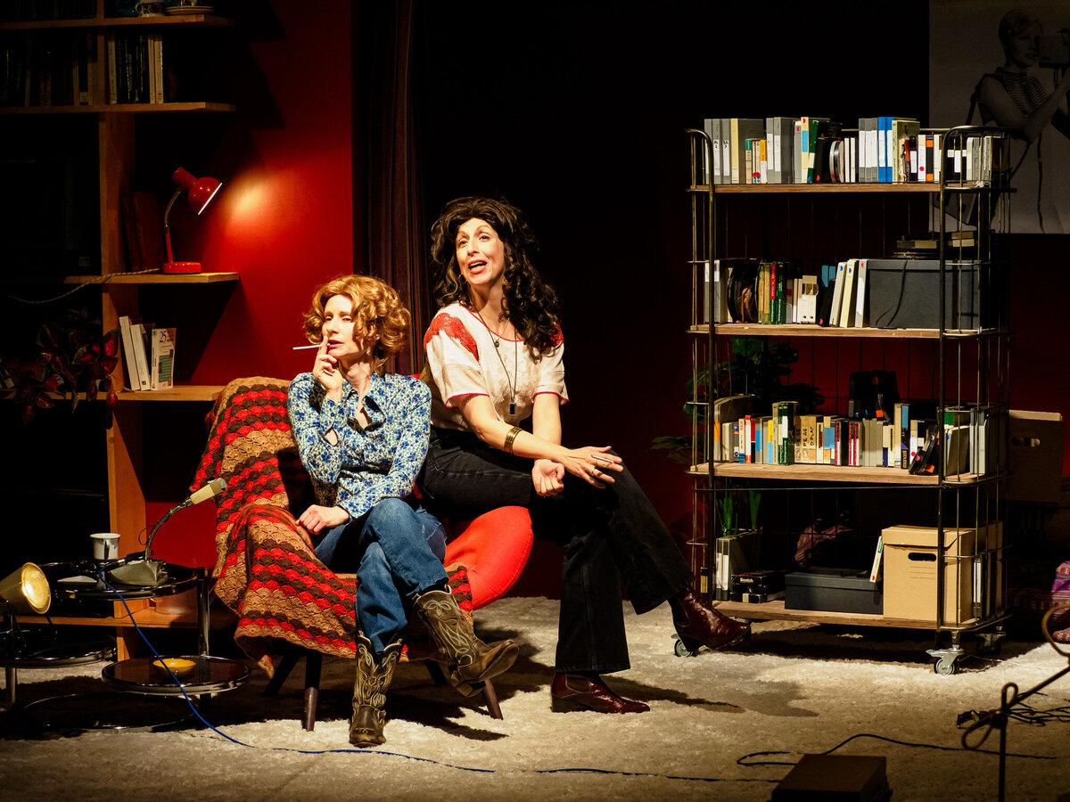 DELPHINE ET CAROLE ©Marie Charbonnier_B070076