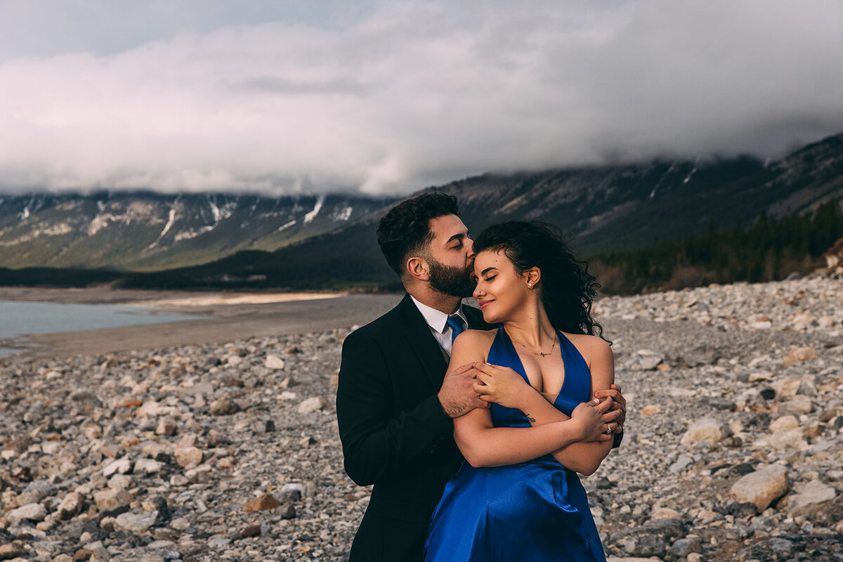 mountain engagement photoshoot
