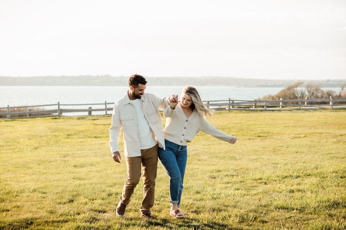 Nicole-Marcelle-Photography_049_beavertail-sunset-engagement-photos-elisandro-helen