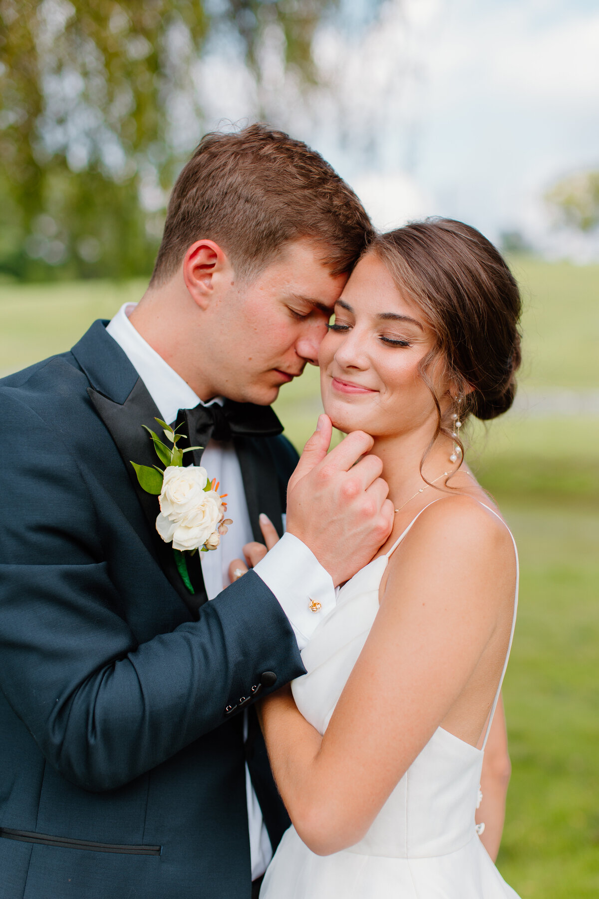 Elegant-Columbia-Country-Club-Wedding-Photography-Session-AP-9