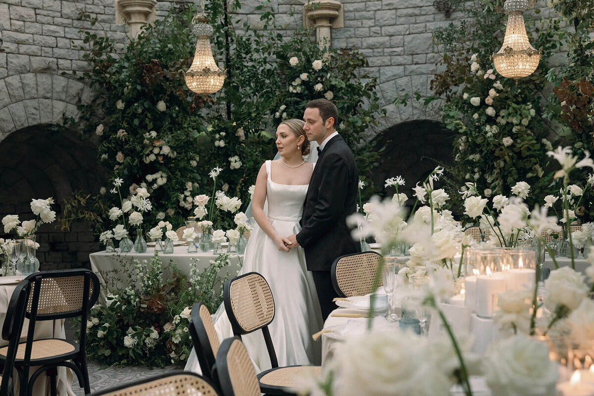 white wedding breakfast tablescape7