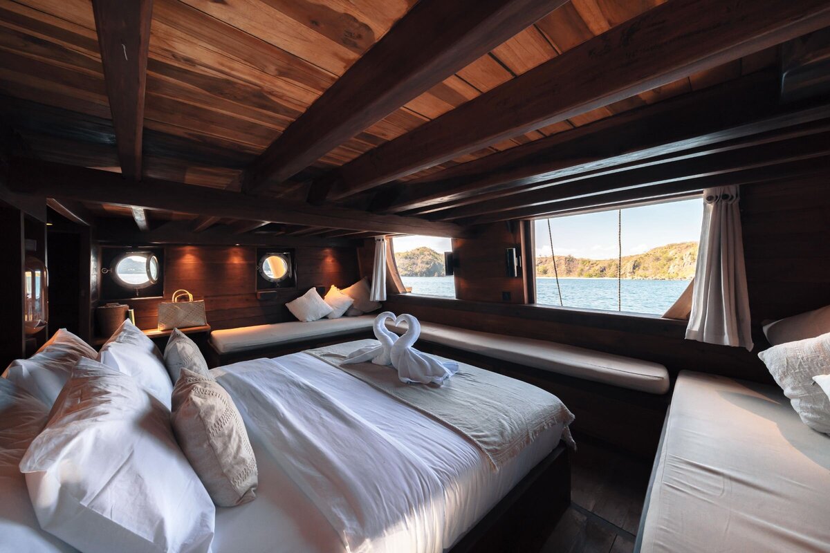 Luxury Yacht Bali - 14_Nataraja_Master-Cabin_Pacific-High-min