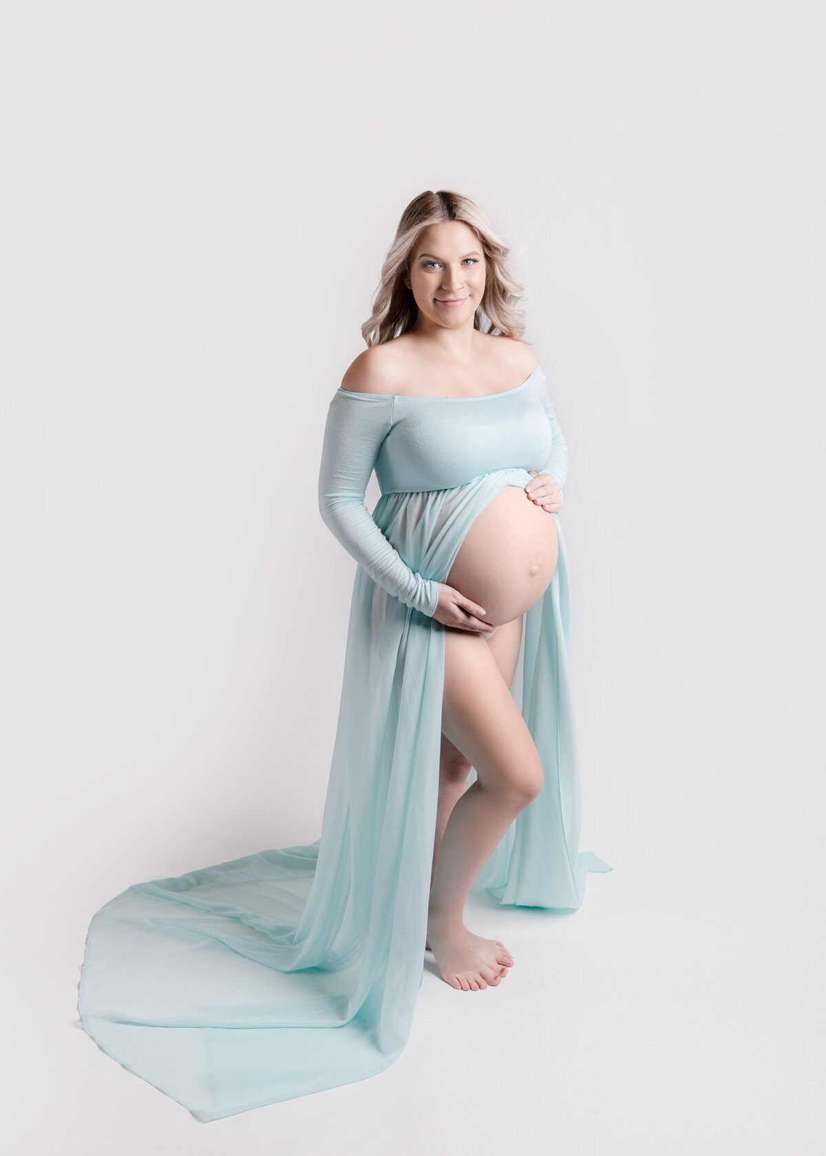 Alyssa - Calgary Maternity Photographer - Belliam Photos 11