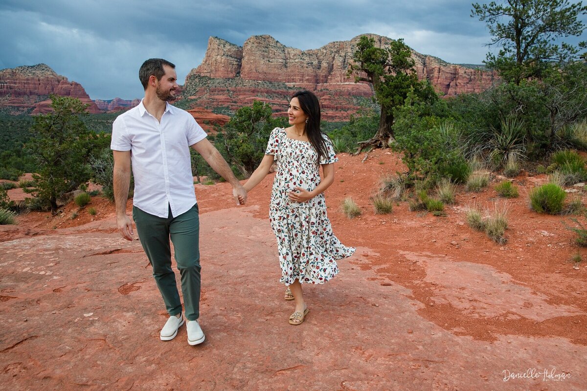 Family_Photographer_in_Sedona_AZ_Danielle_Holman_Photography_Bell Rock_0029