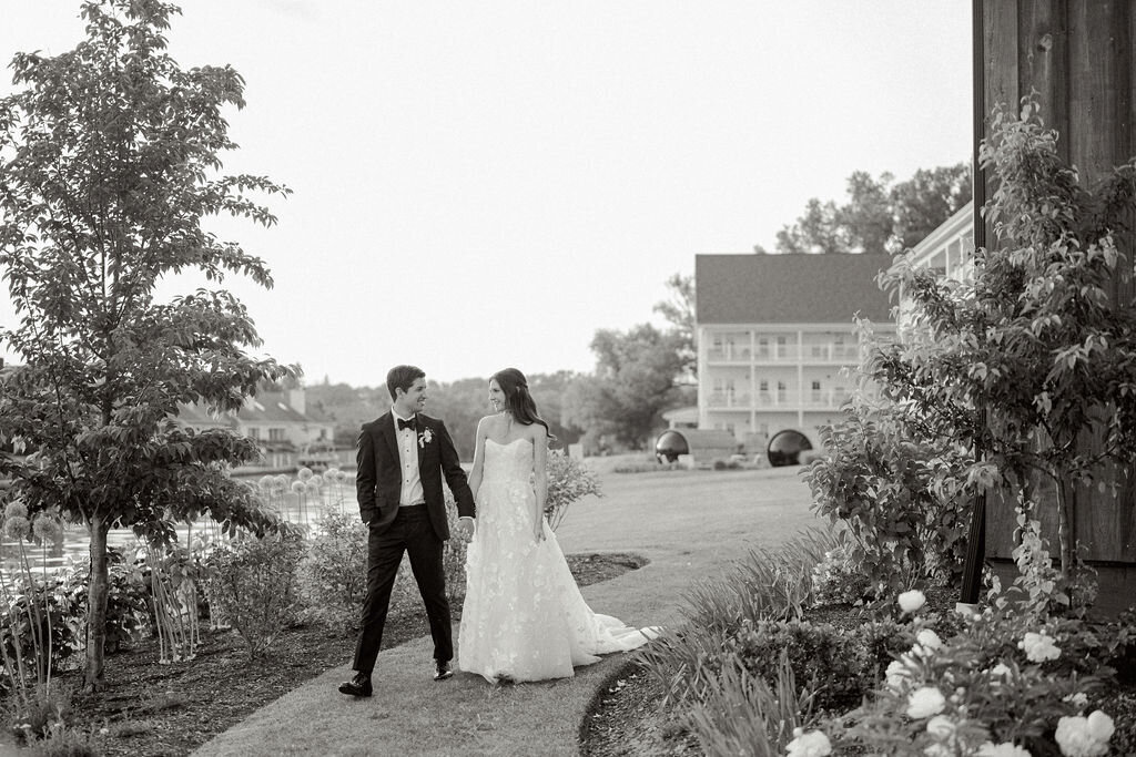 Lake-House-On-Canandaigua-Wedding-Sunset-Photos-Verve-Event-Co-Finger-Lakes-New-York-Wedding-Planner (8)
