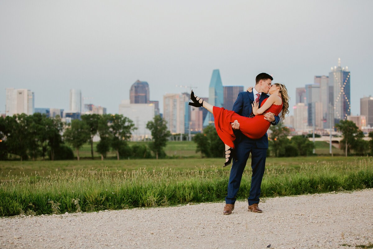 Dallas skyline engagement photos Hampton Morrow 0043