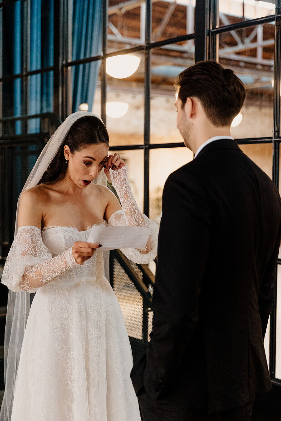 wilman-botanical-gardens-downtown-chicago-wedding-modern-003