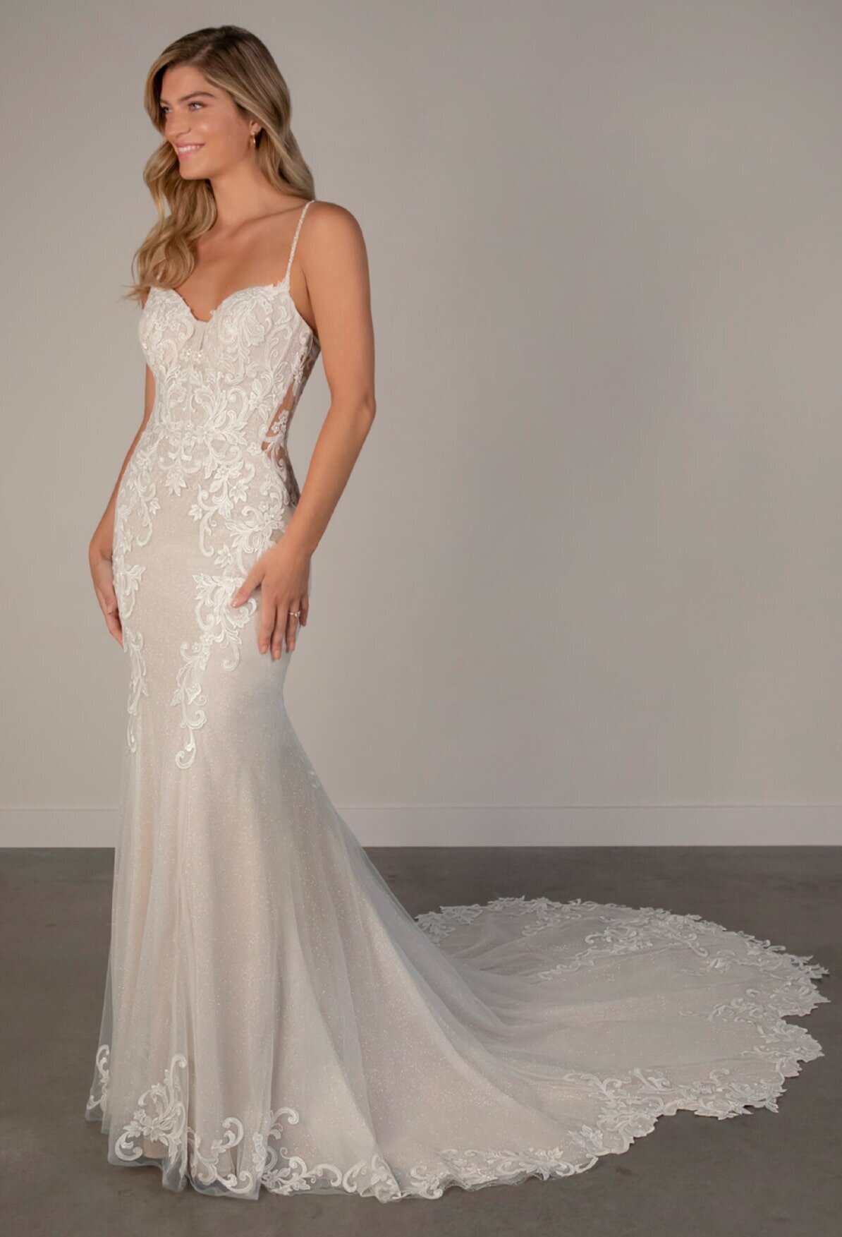 lace-fit-and-flare-wedding-dress-illusion-sides-vogue-veil