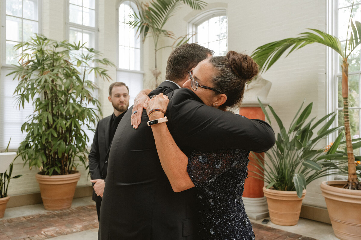 documentary photographer garden greenhouse wedding-62