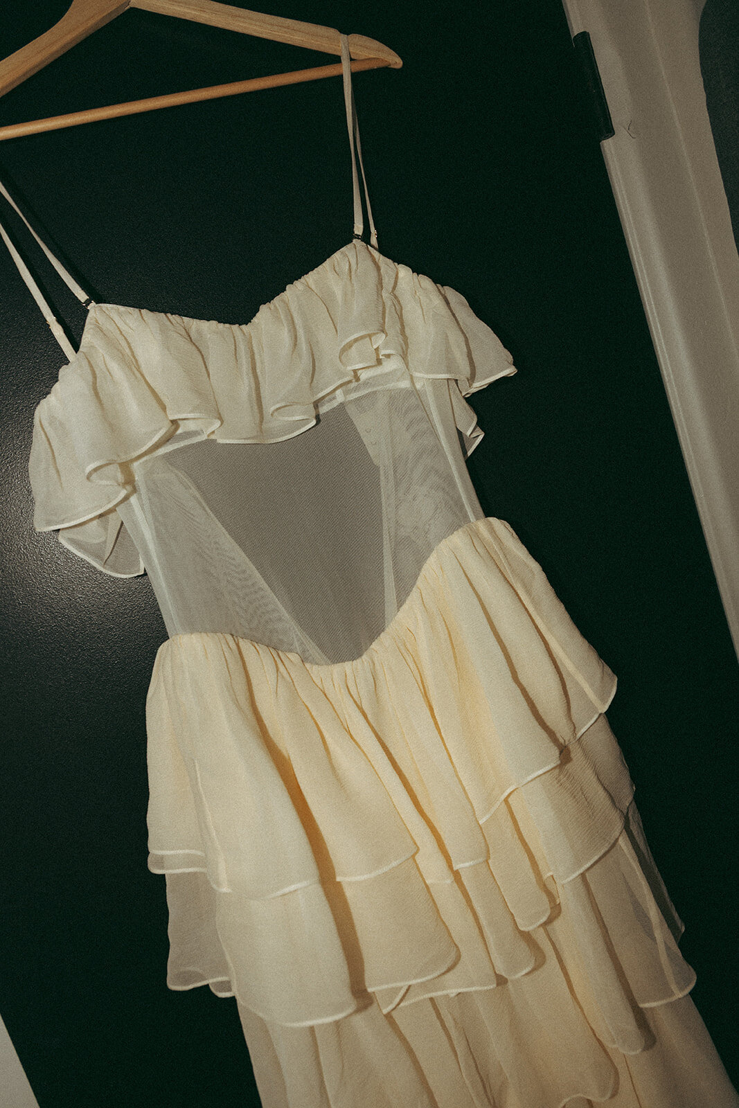Faye-Fern-Creative-GoldenVibesPhoto-Sacred-Sands-Joshua-Tree-Wedding-Richie-James-Clara-Critchfield-Details-01