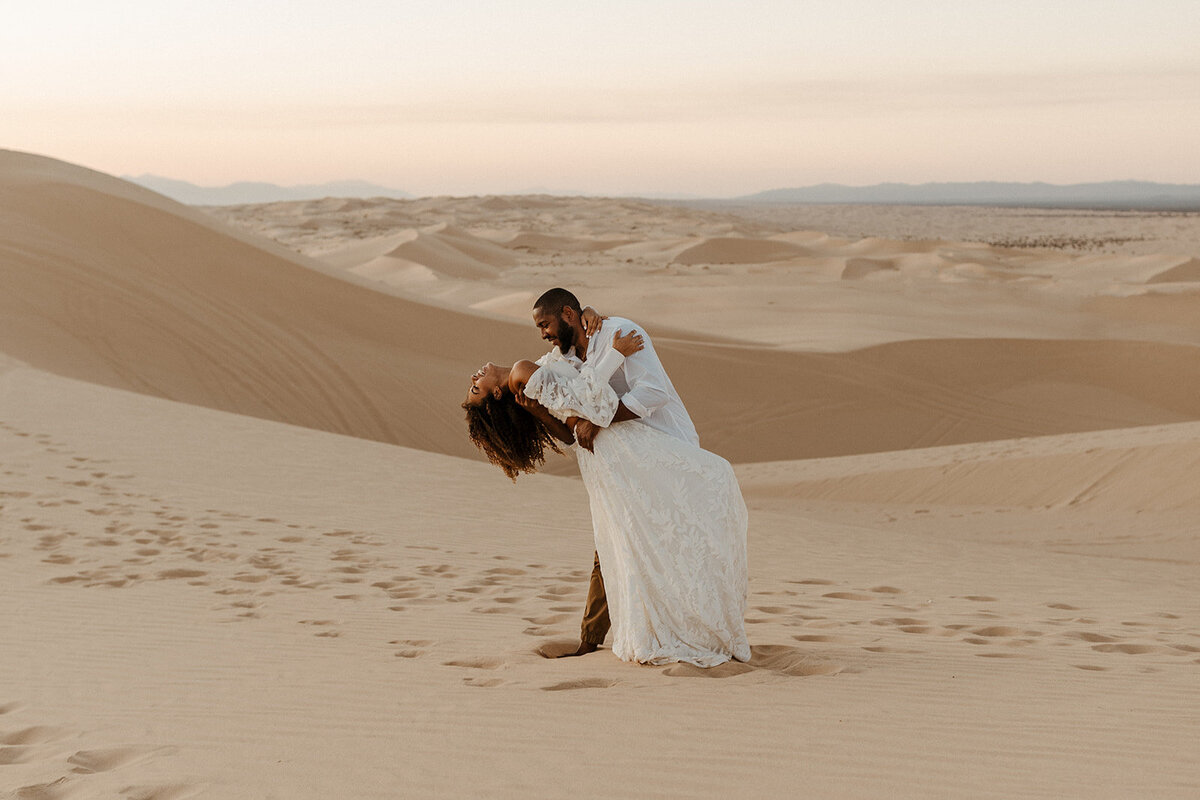Sand Dunes elopement in the middle of the deserts of utah.