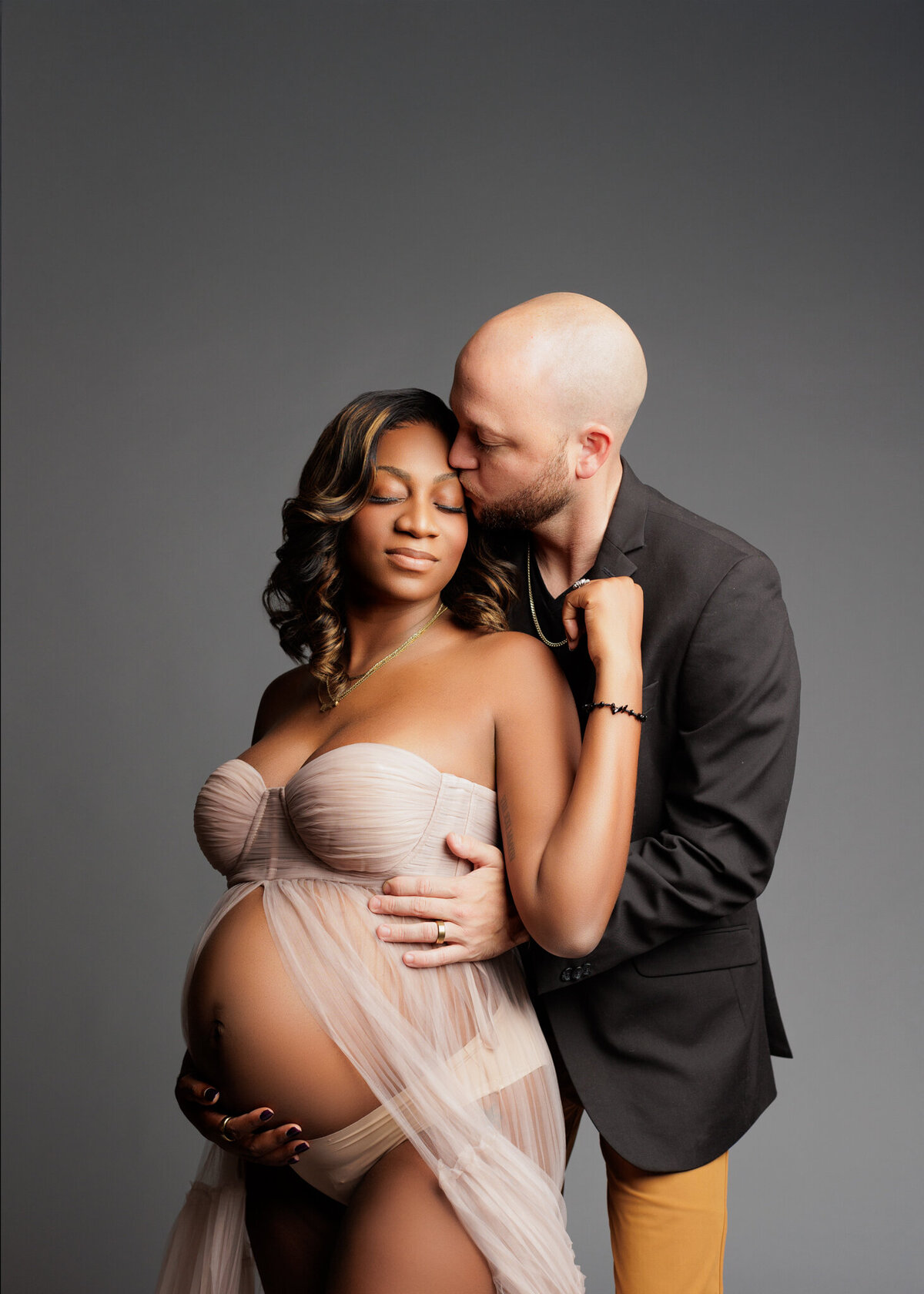 NW Arkansas maternity photographer, maternity photography near me, maternity portraits NW Arkansas, pregnancy photoshoot near me
