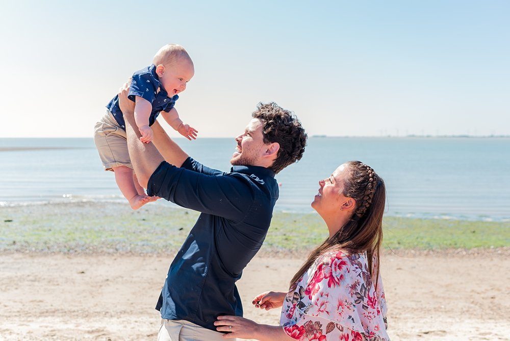 weat-mersea-pastel-beach-huts-engagement-photos_0078