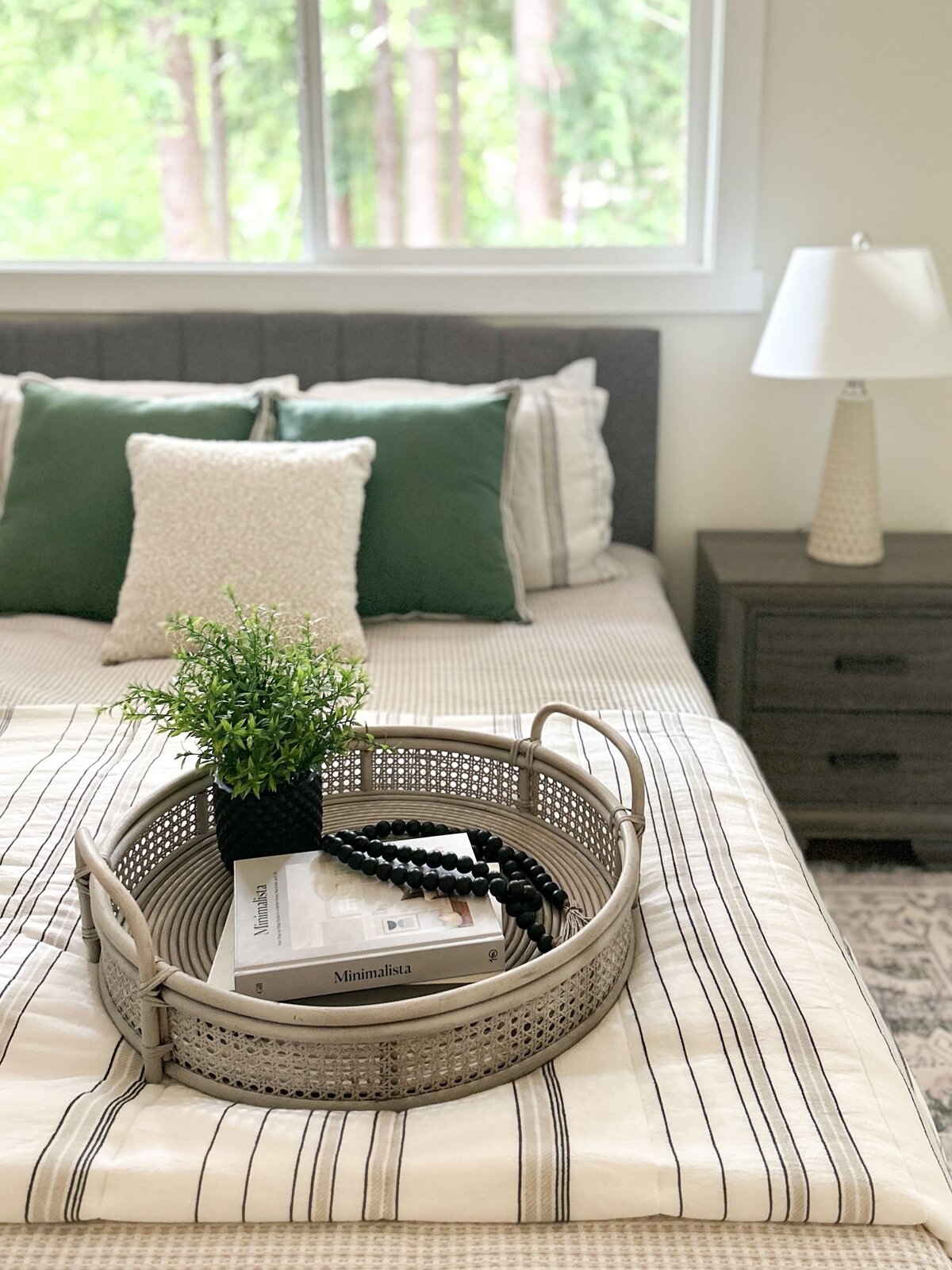 vacant-staging-shoreline-remodel-bedroom-modernmollusk-1