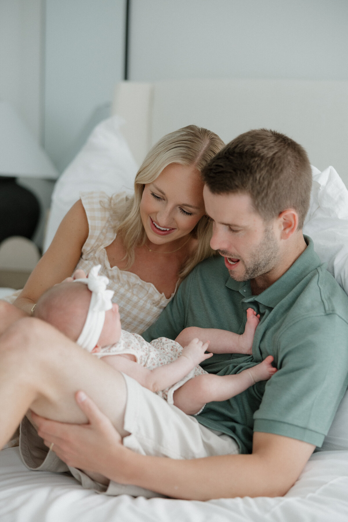 Indianapolis newborn photographer lifestyle family portrait