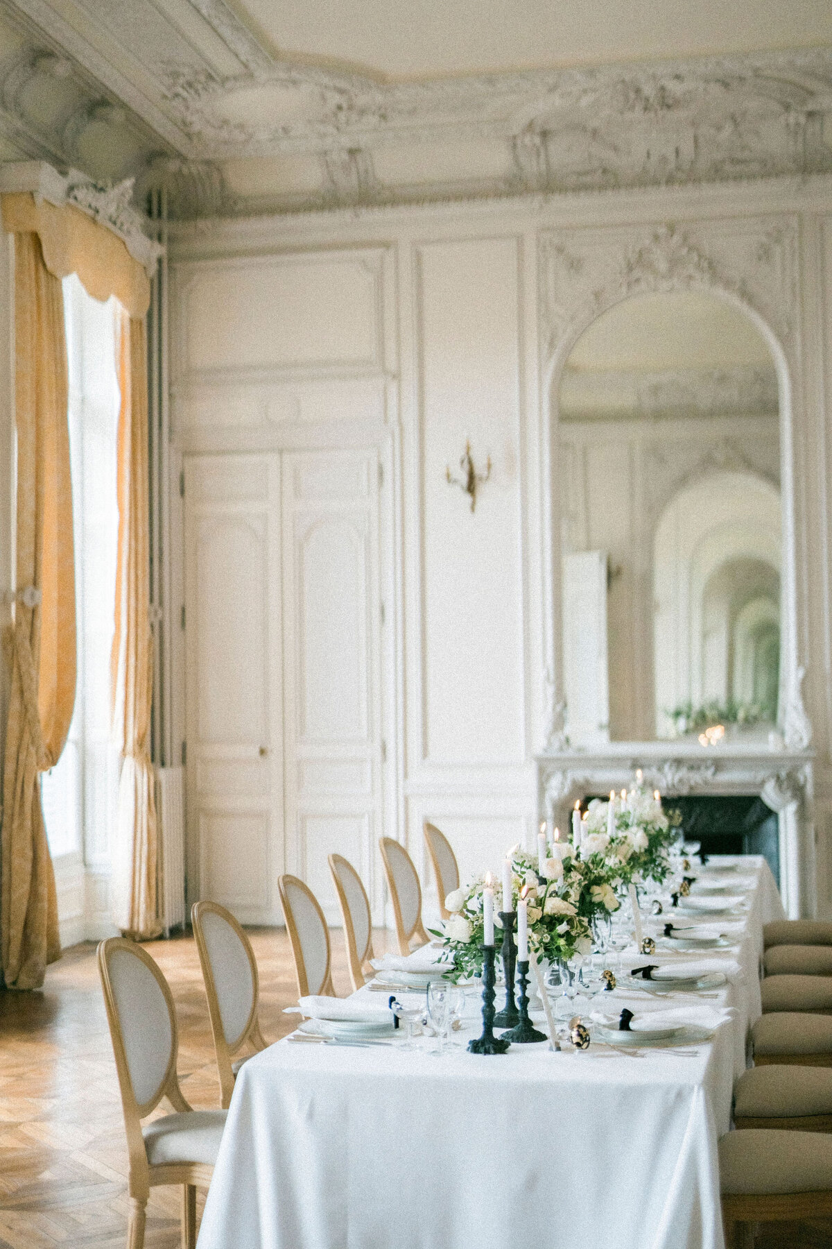 097-Chateau-de-Santeny-Paris-France-Inspiration-Love-Story Elopement-Cinematic-Romance-Destination-Wedding-Editorial-Luxury-Fine-Art-Lisa-Vigliotta-Photography