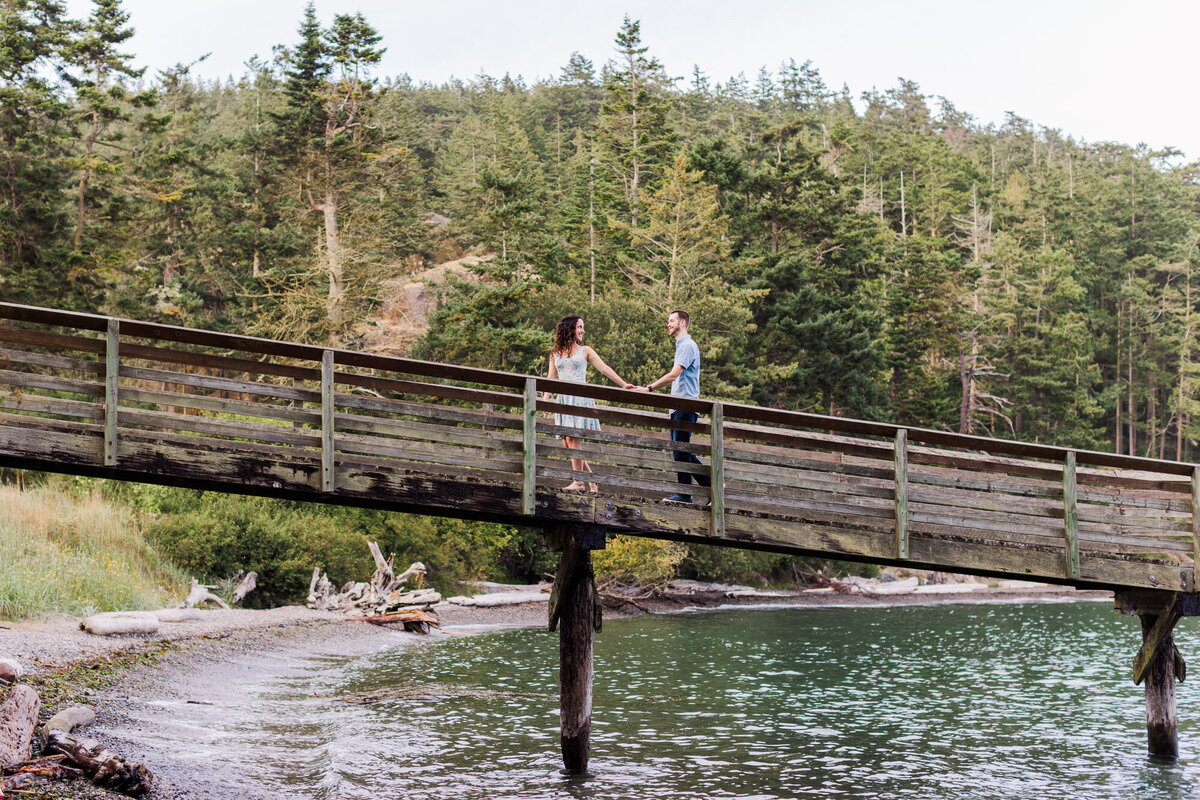 PNW vibe Beach engagement session at Deception Pass near Seattle colorful natural candid photo by Joanna Monger Photography