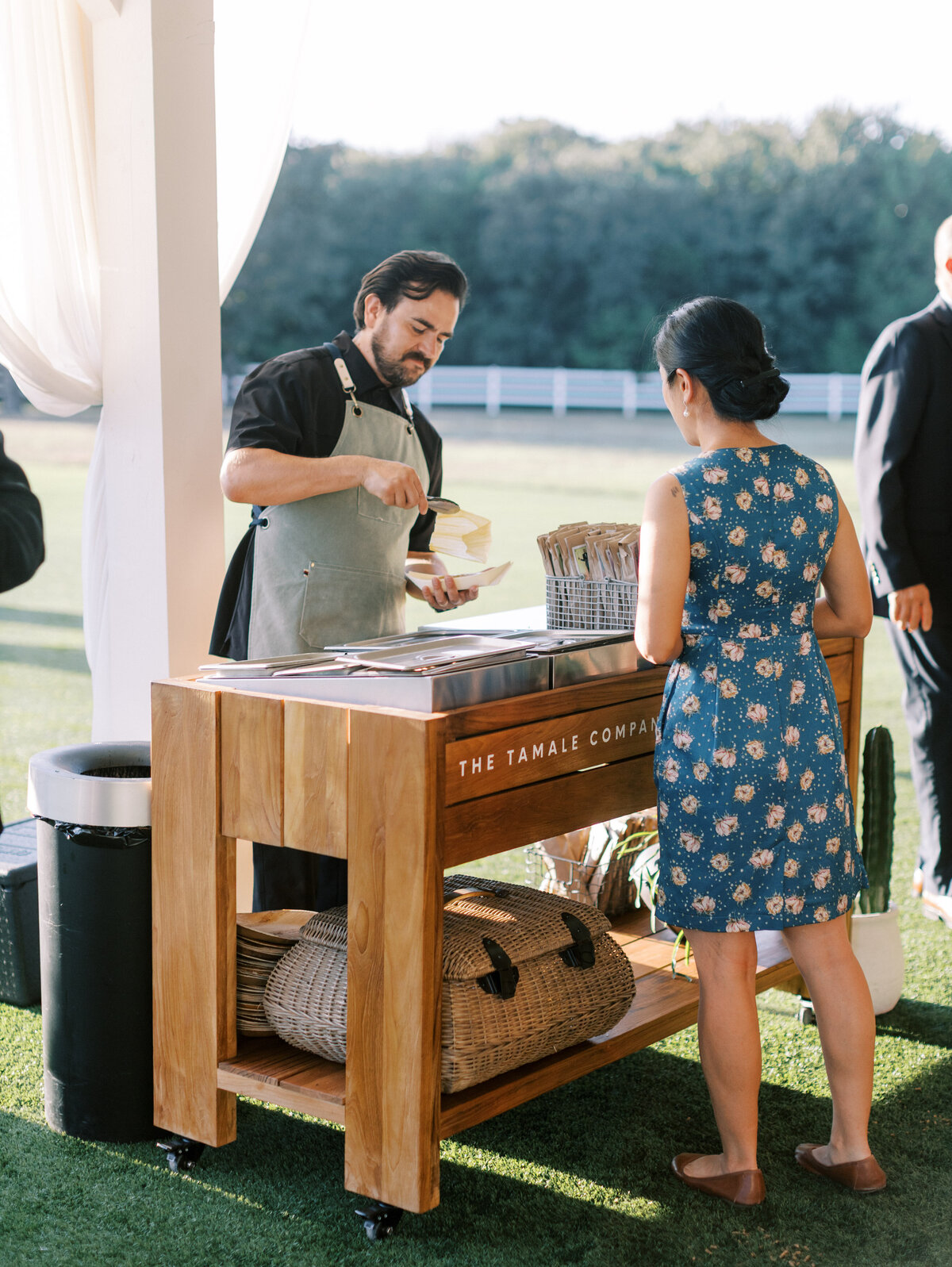 cocktail-hour-photos-the-french-farmhouse-dallas-photographer-6