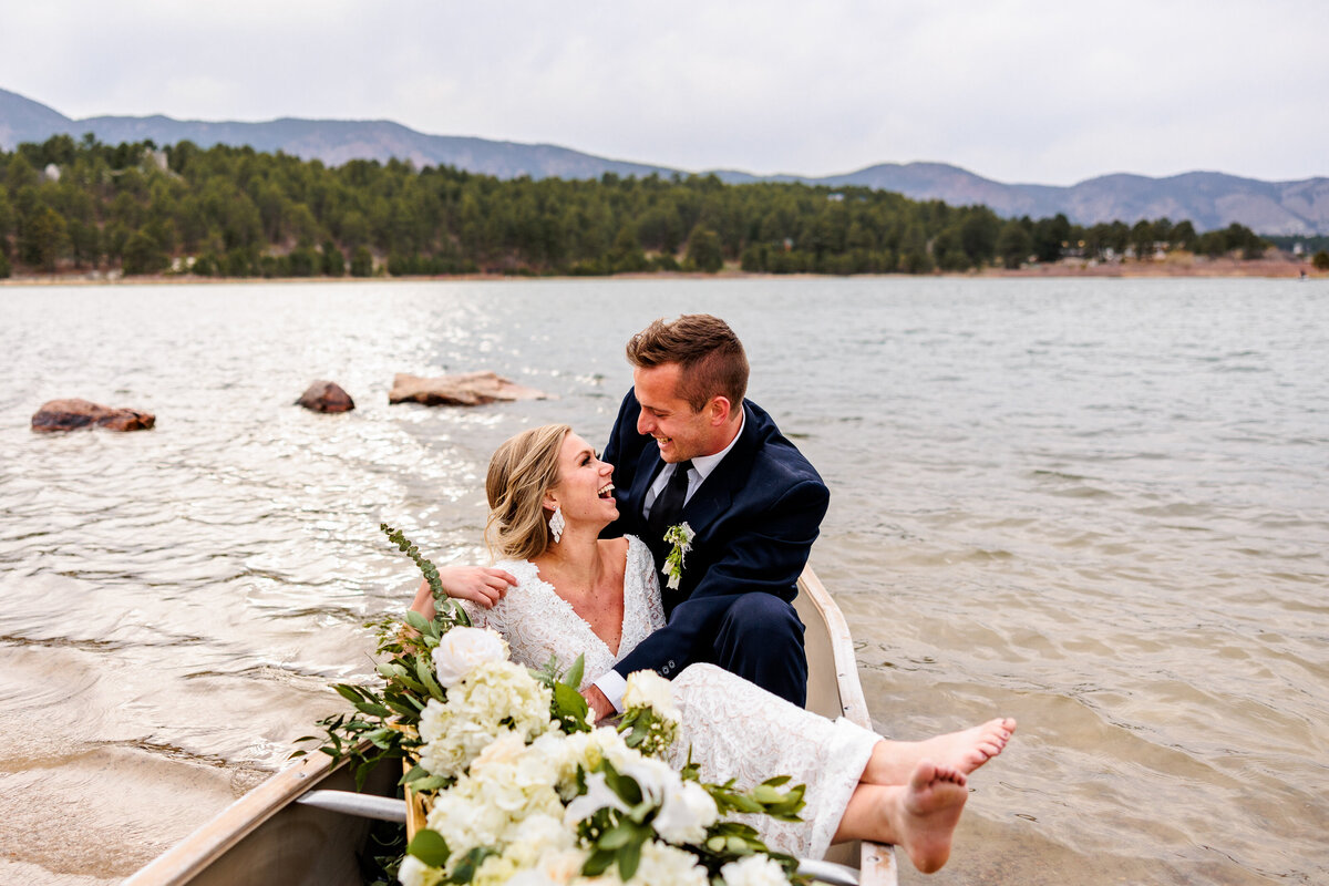 Colorado-canoe-lake-elopement-2