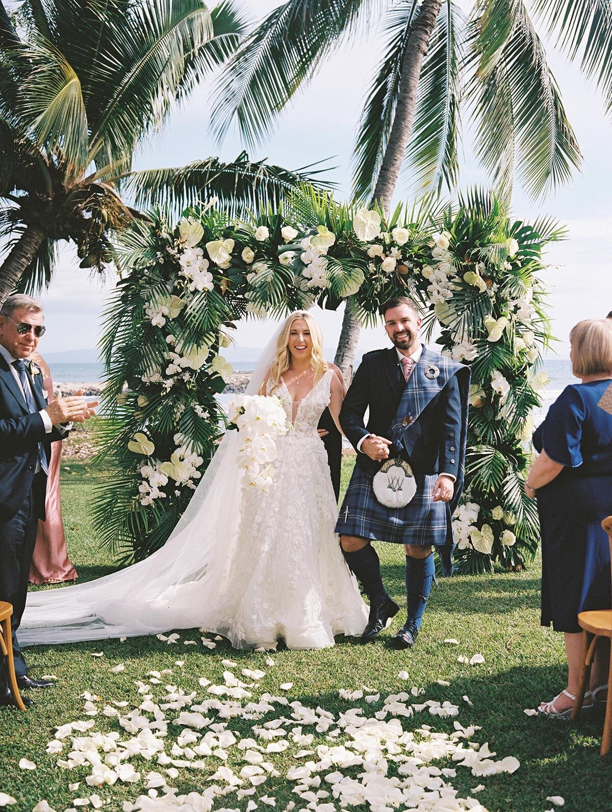 Maui-Hawaii-Wedding-Timeless-Elegance-Bre-Jane-Photography-20