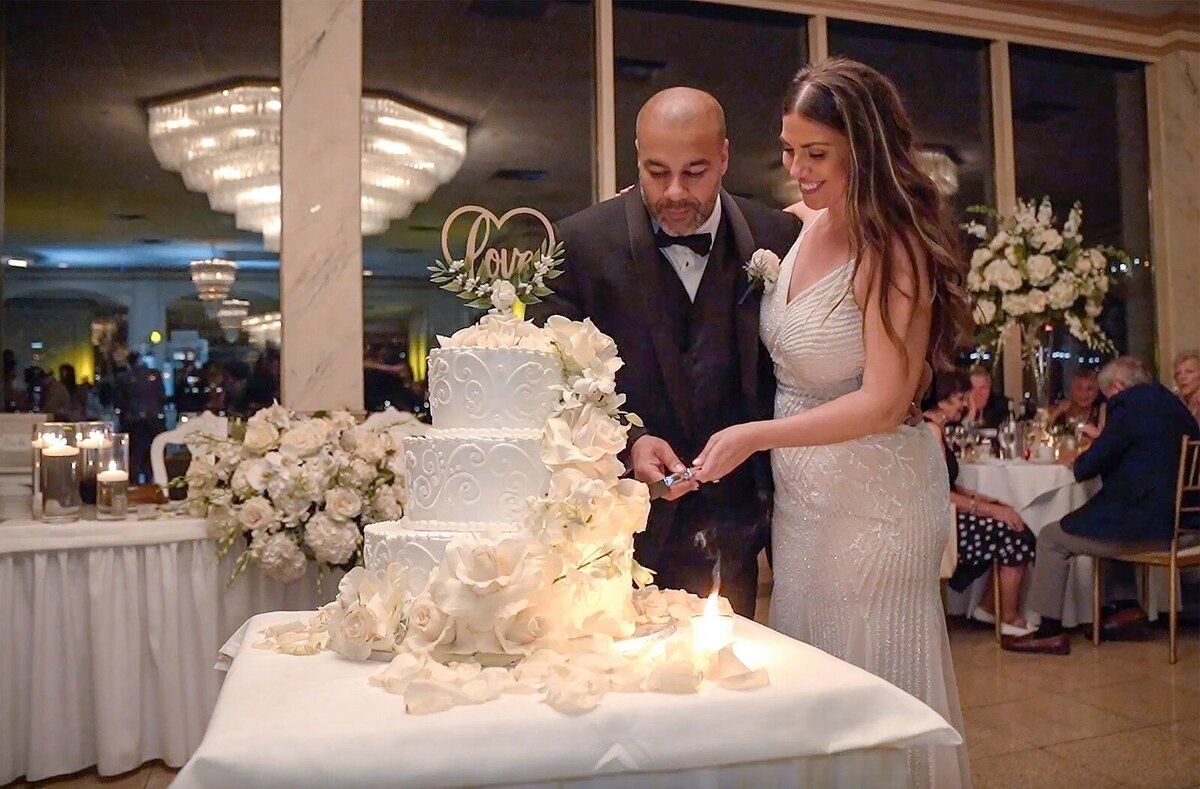 cake-cutting-at-Giando's-12