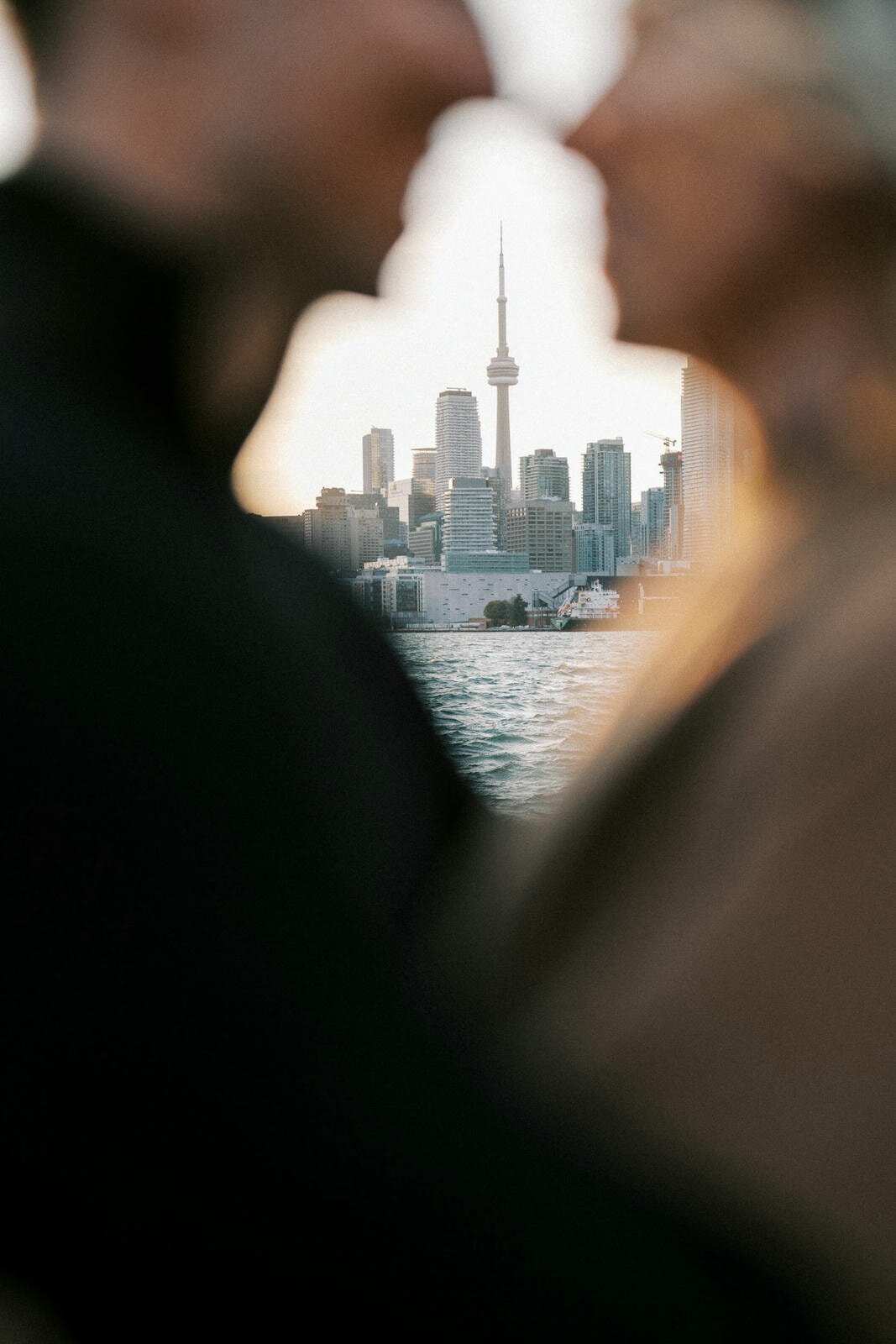 E12-Engagement-photoshoot-Trinity-College-Toronto-Jerilyn-and-Mitch-2024-10-11-2500px-1088