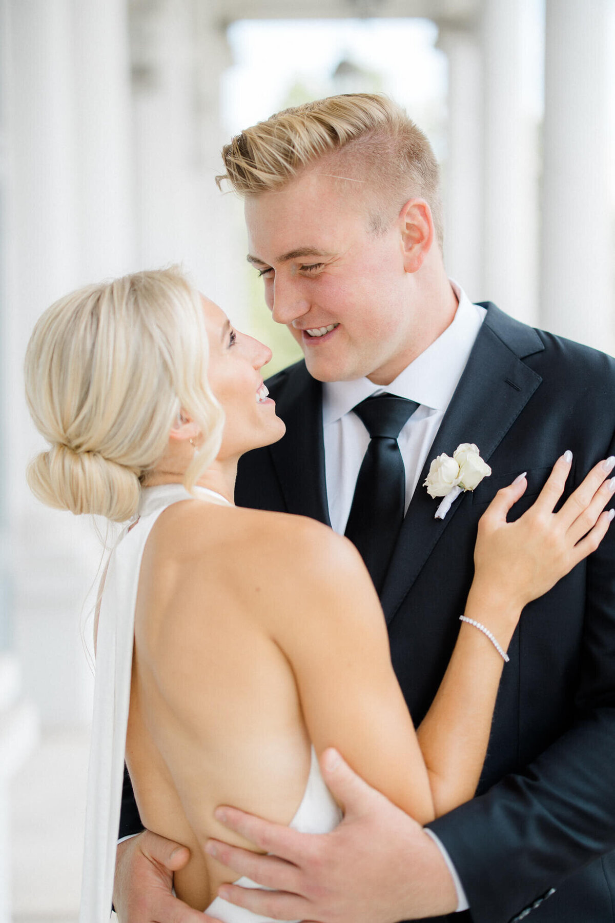 intimate-wedding-vienna-palais-coburg-nfl-player-30