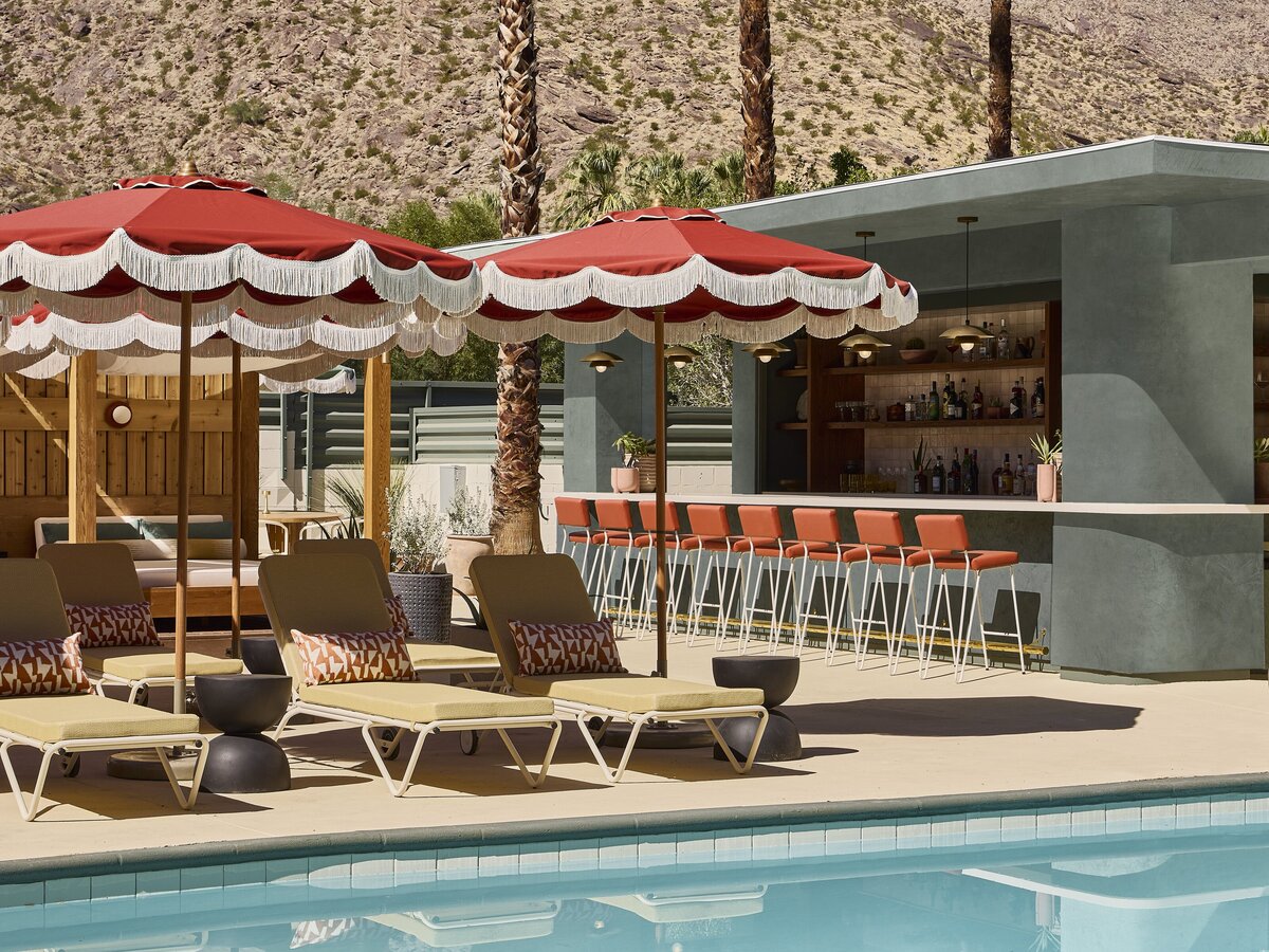 Life-House-Palm-Springs_Hotel-Pool-Bar-Sun-Lounge